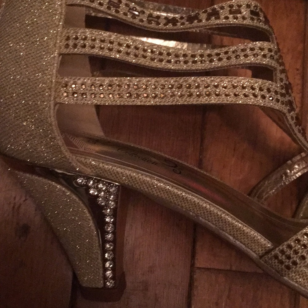 Women’s Ashley Collection Sparkly Heels - Picture 4 of 9